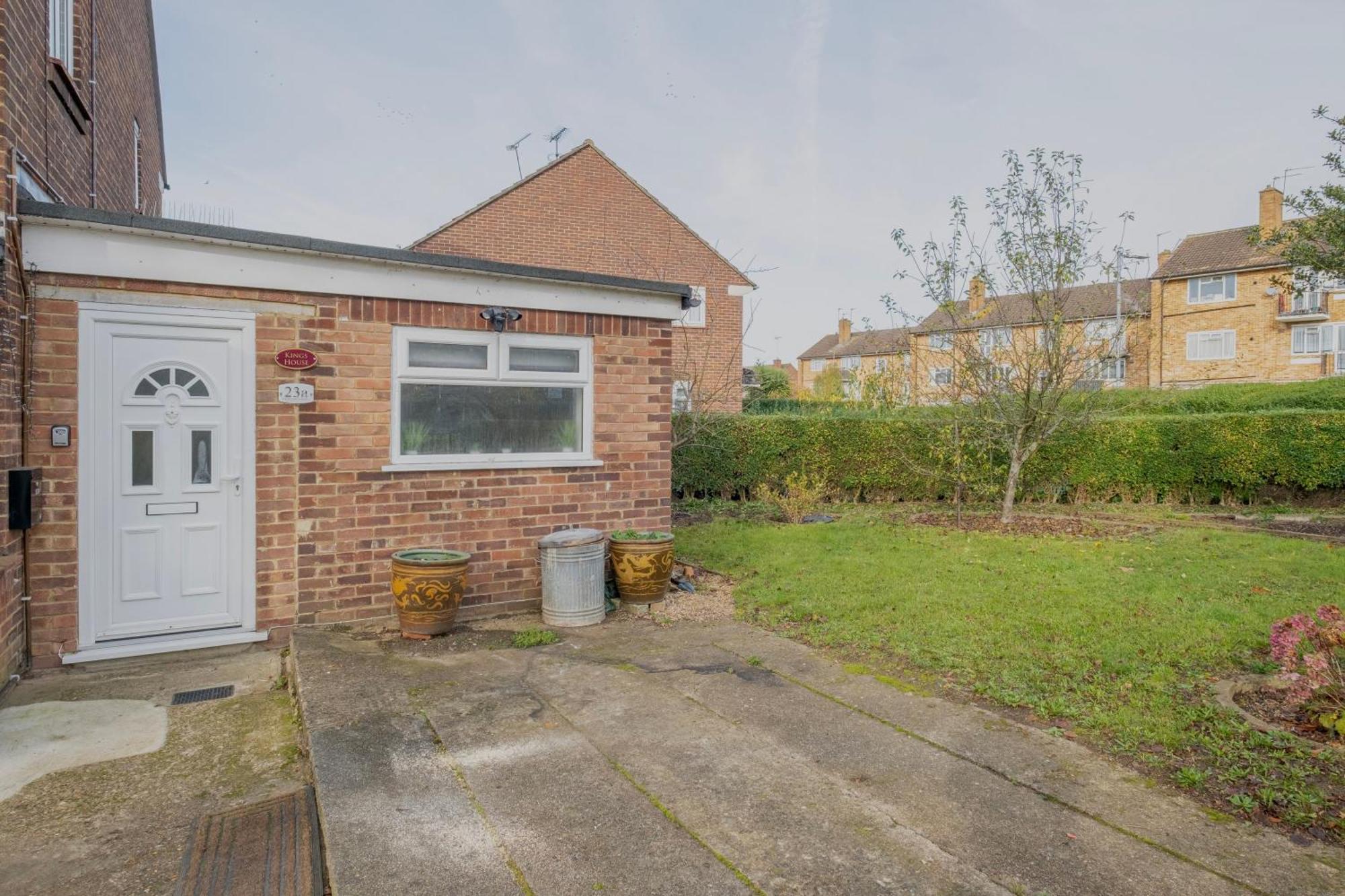 Kings House Apartment Hayes, West London Apt A Northolt  Eksteriør billede