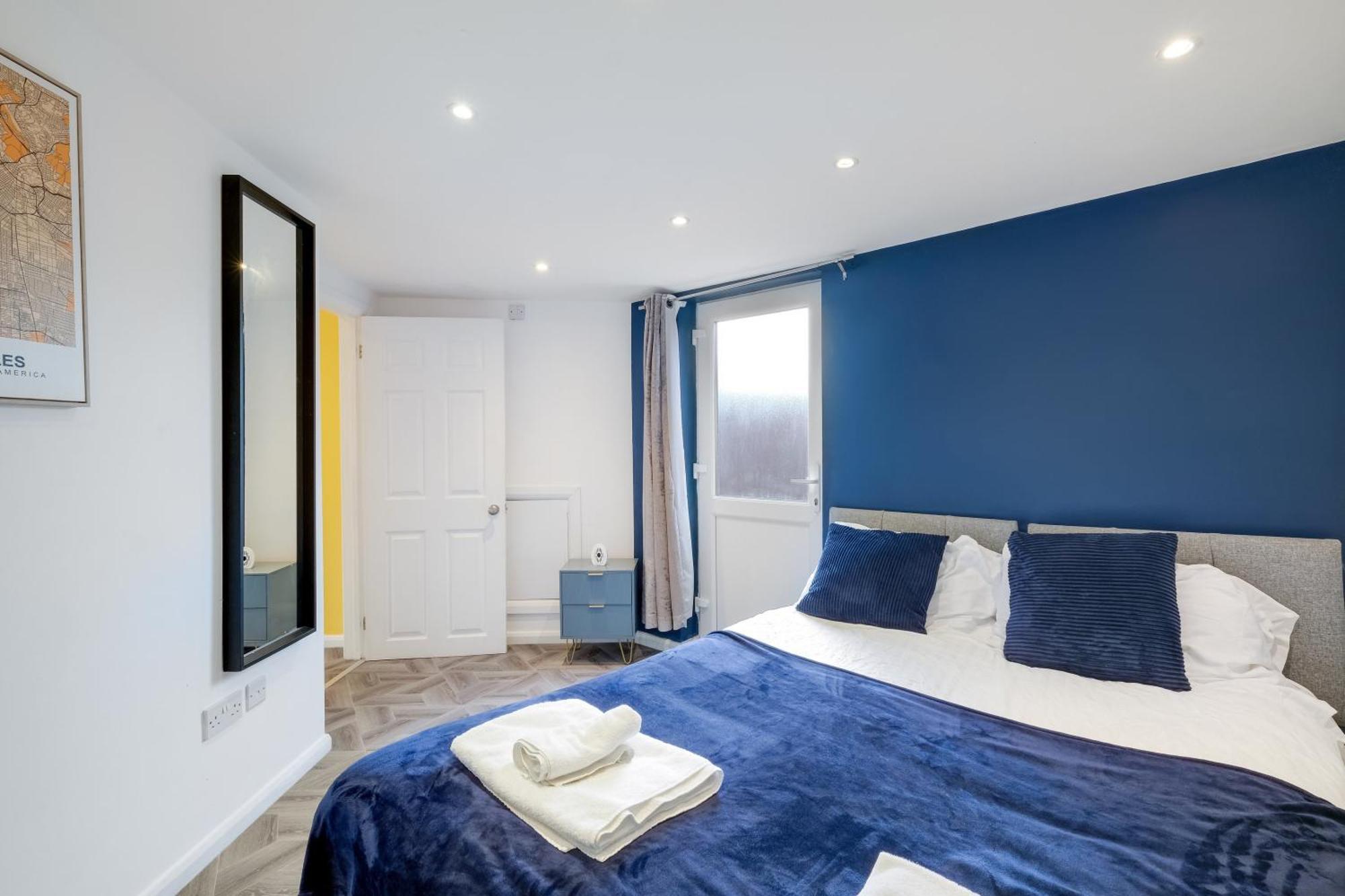 Kings House Apartment Hayes, West London Apt A Northolt  Eksteriør billede