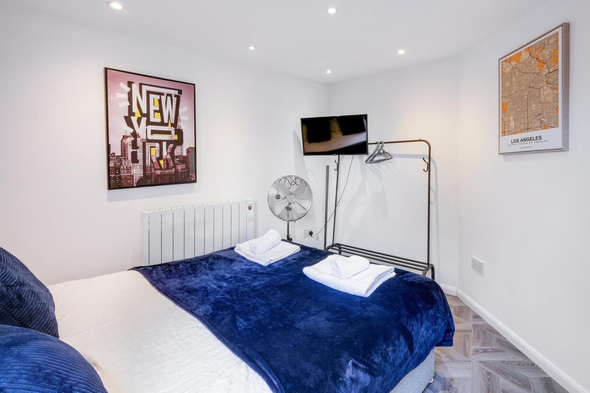 Kings House Apartment Hayes, West London Apt A Northolt  Eksteriør billede
