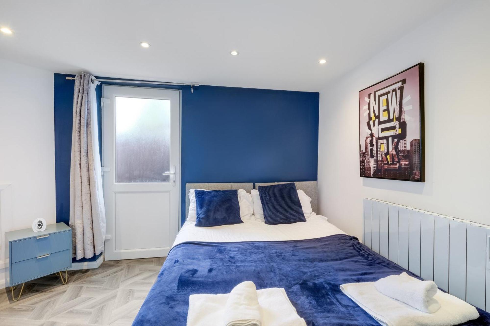 Kings House Apartment Hayes, West London Apt A Northolt  Eksteriør billede