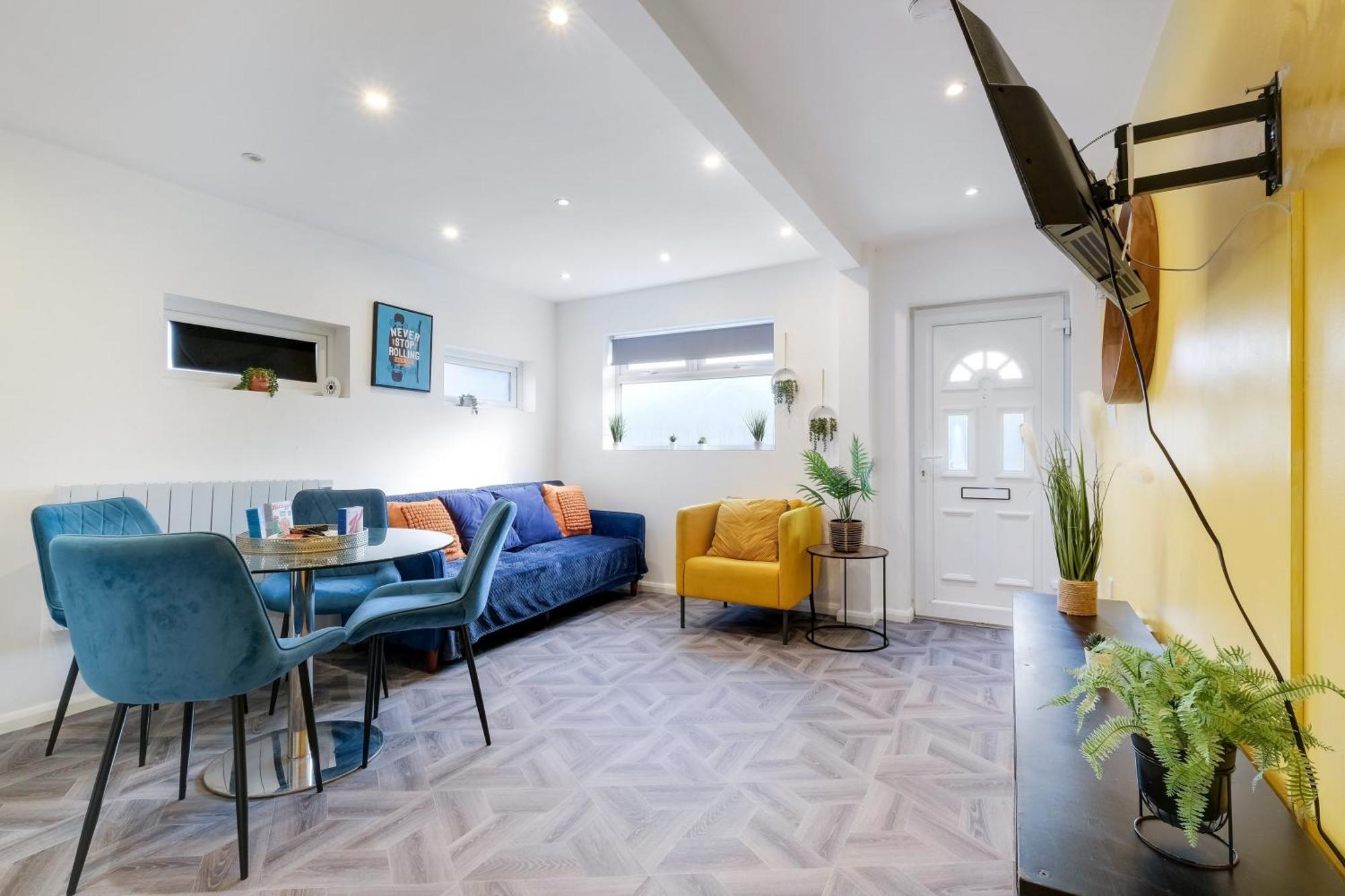 Kings House Apartment Hayes, West London Apt A Northolt  Eksteriør billede