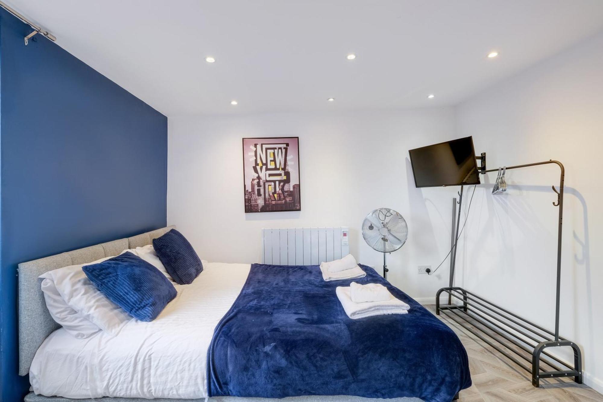 Kings House Apartment Hayes, West London Apt A Northolt  Eksteriør billede