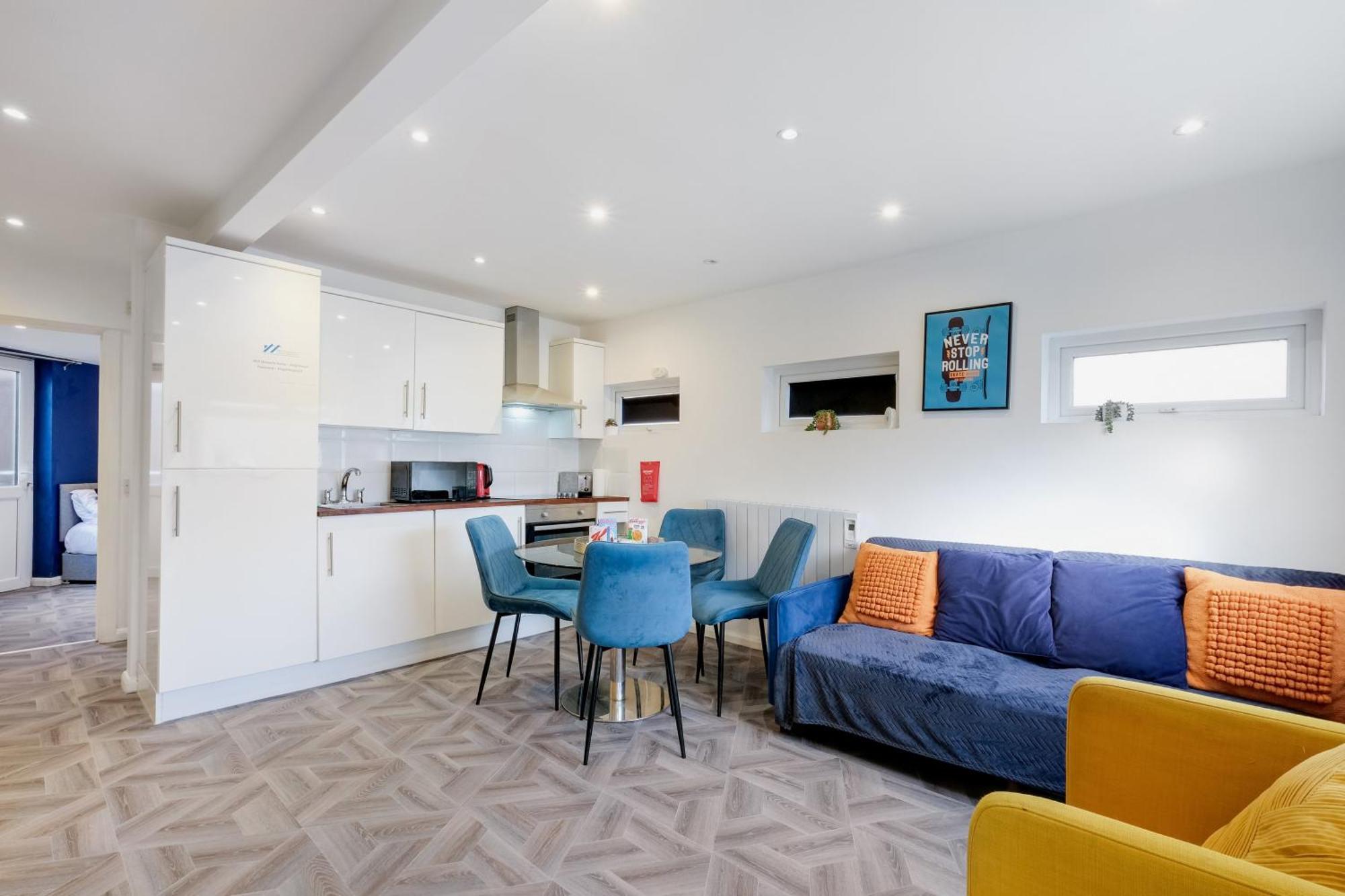Kings House Apartment Hayes, West London Apt A Northolt  Eksteriør billede